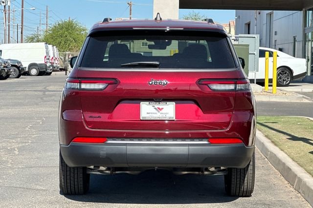 New 2026 Velvet Red Pearl-Coat Exterior Paint Jeep Laredo image 4