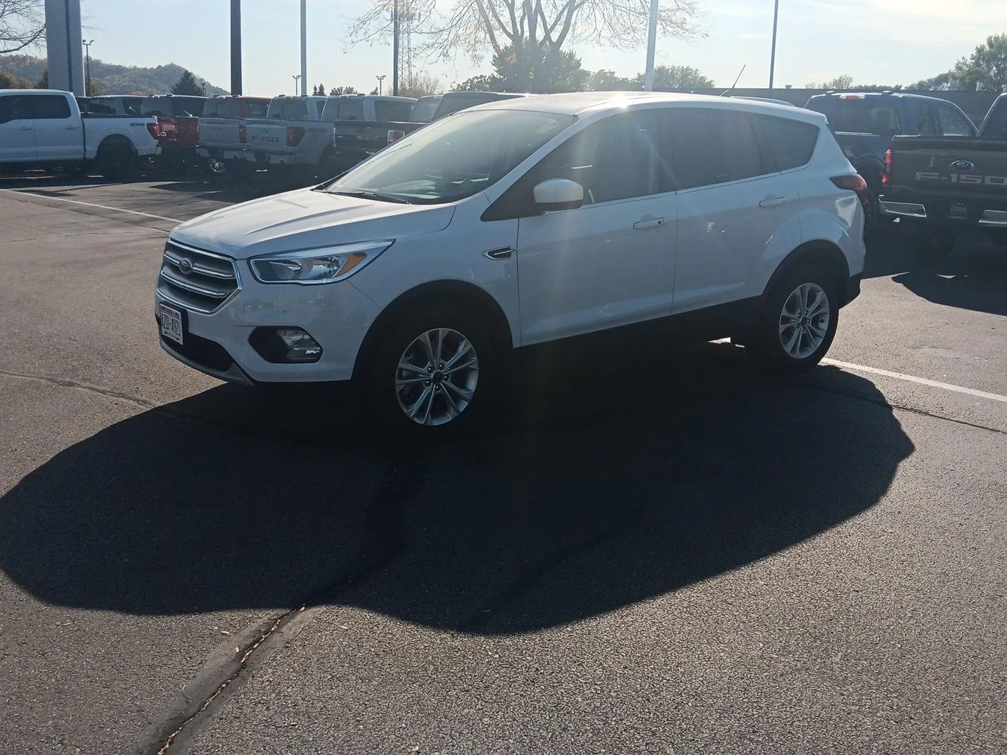 Used 2019 Oxford White Ford SE image 11