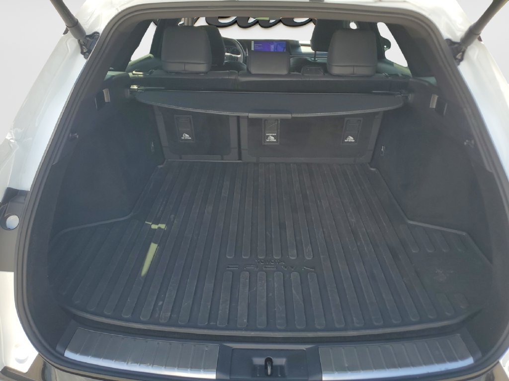 Used 2025 White Toyota XLE image 9