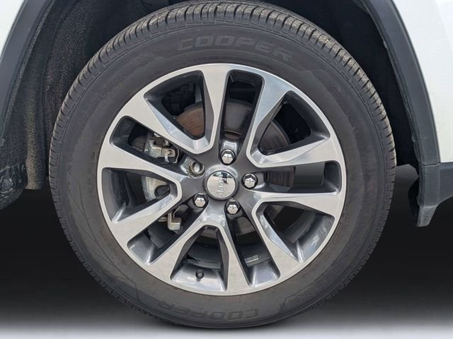 Used 2018 White Jeep Limited image 11