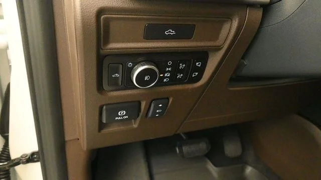 New 2026 Star White Metallic Tri-Coat Ford King Ranch® image 15