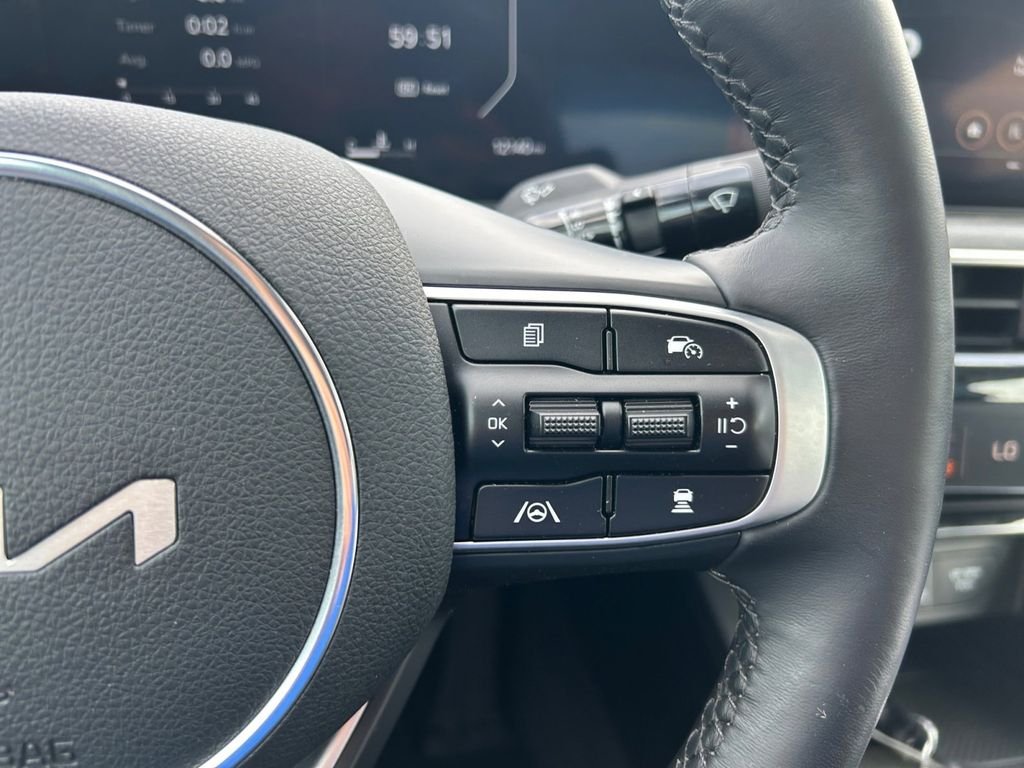 Used 2025 Black Kia EX image 32