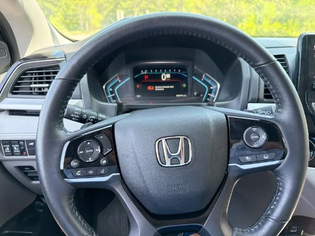 Used 2023 Silver Honda Touring image 17