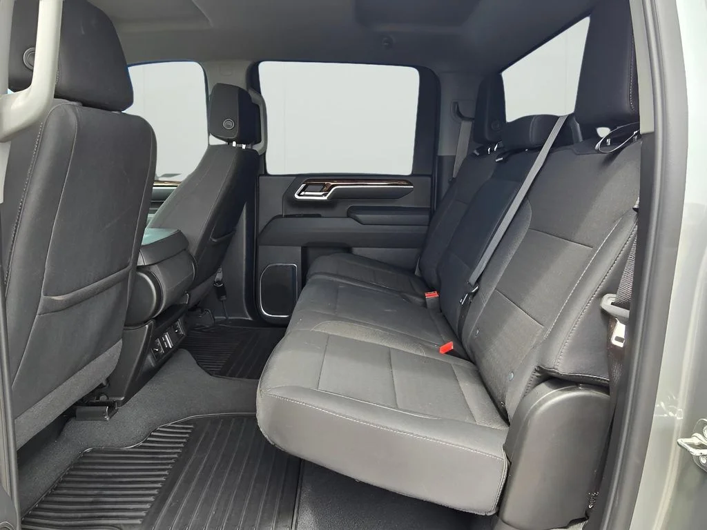 Used 2025 Sterling Metallic GMC SLE image 12