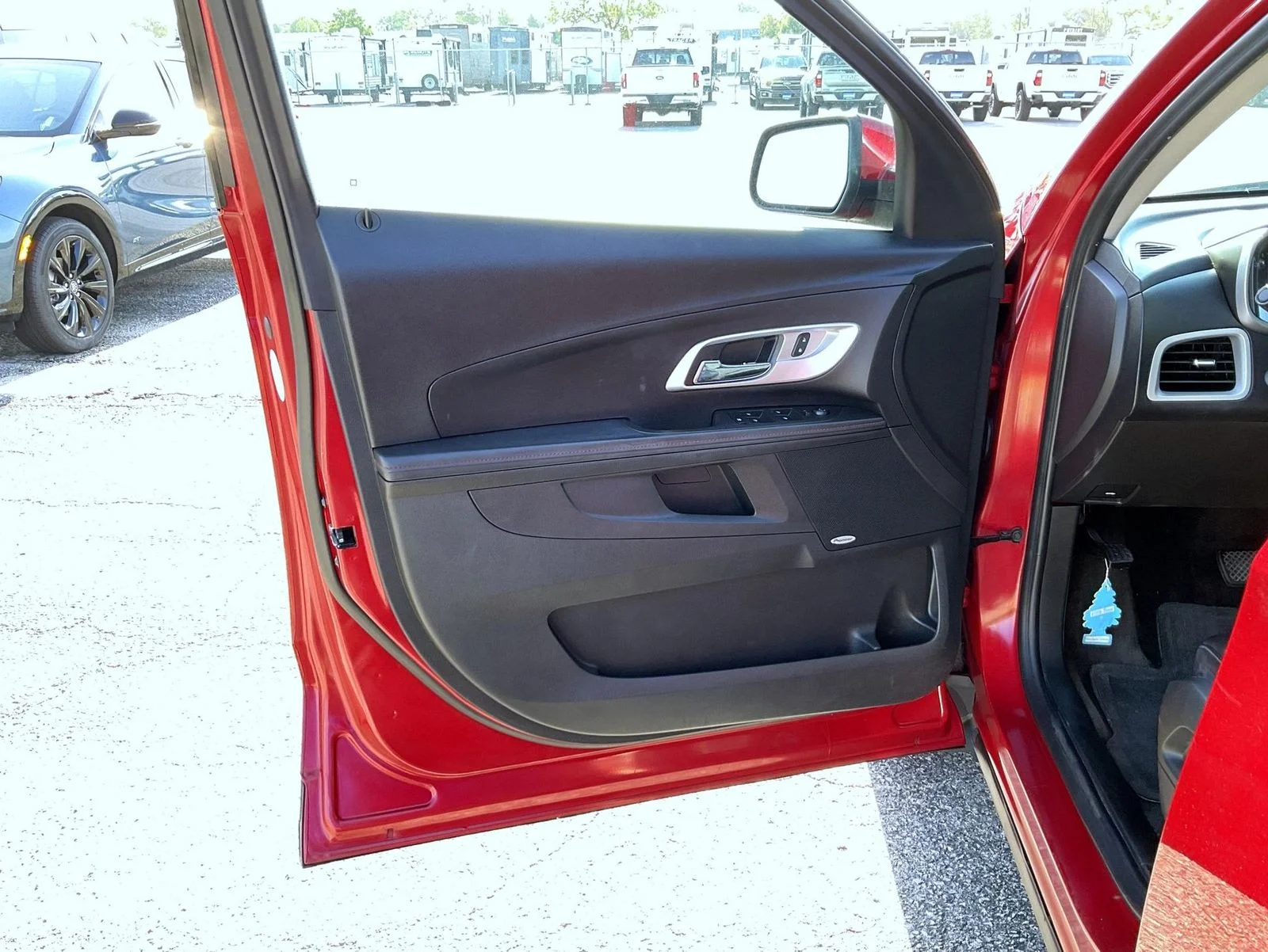 Used 2015 Red Chevrolet LT image 9