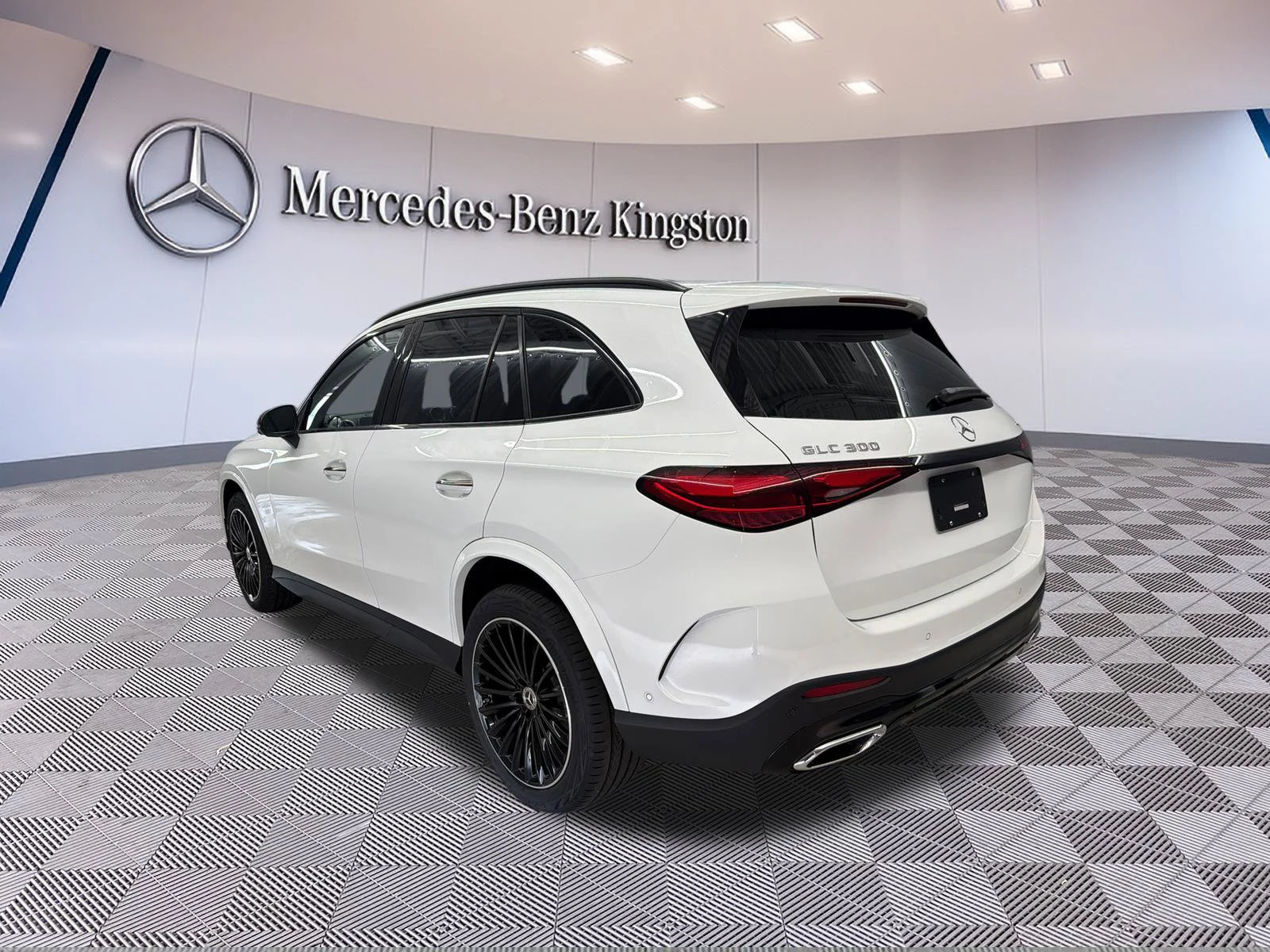 New 2027 White Mercedes-Benz GLC 300 image 7