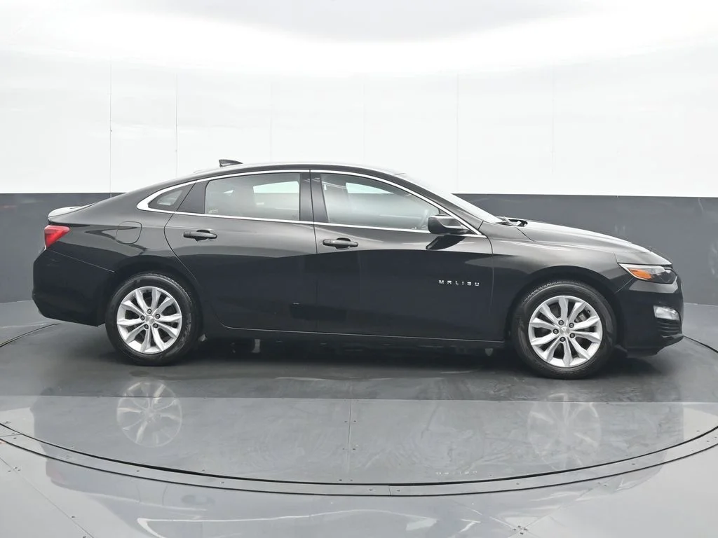 Used 2025 Black Chevrolet LT image 7