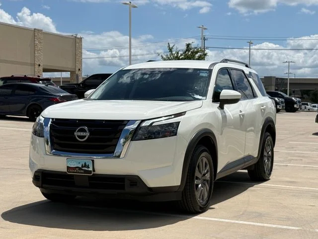 Used 2024 White Nissan SV image 8