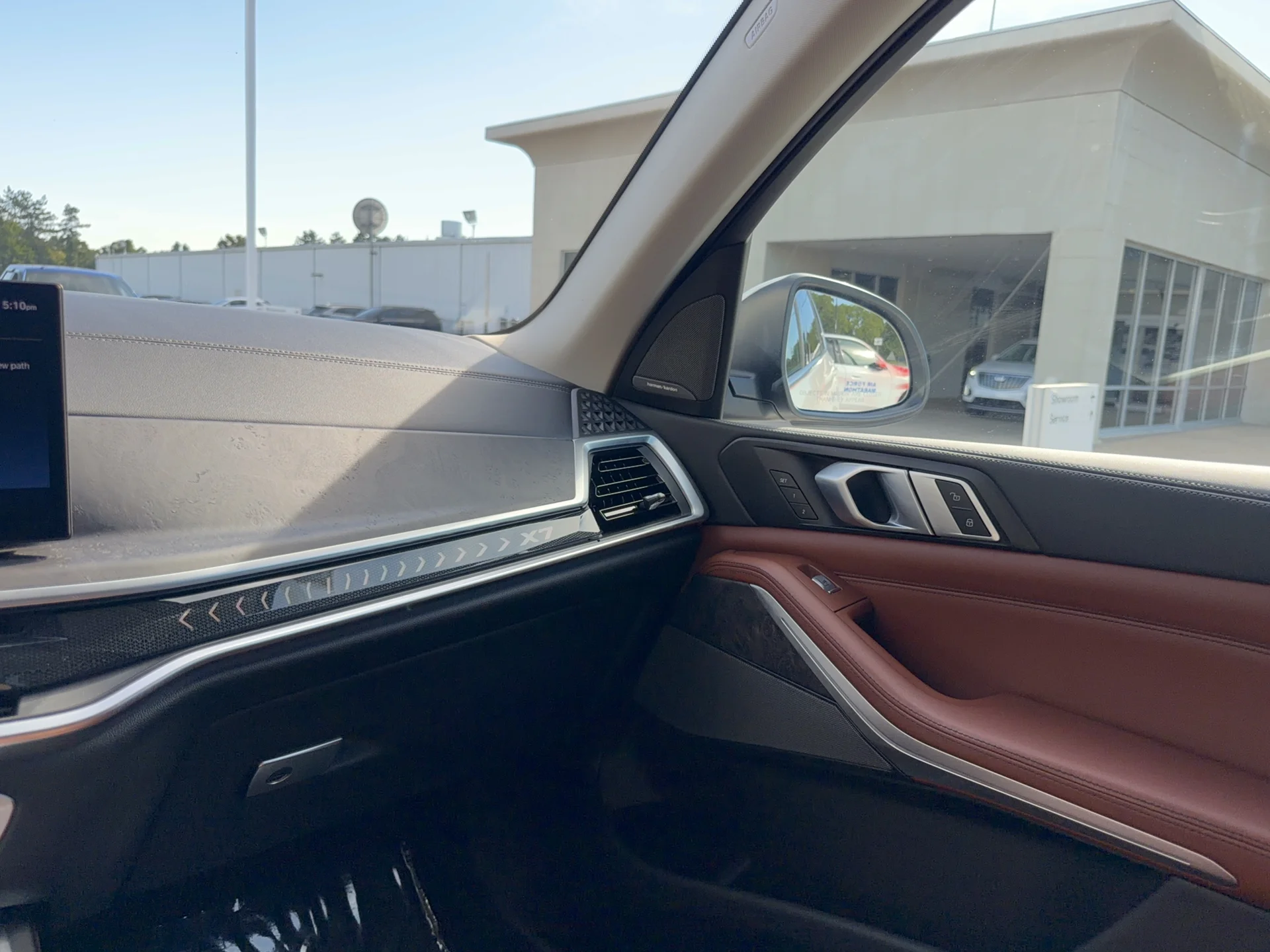 Used 2023 Alpine White BMW xDrive40i image 24