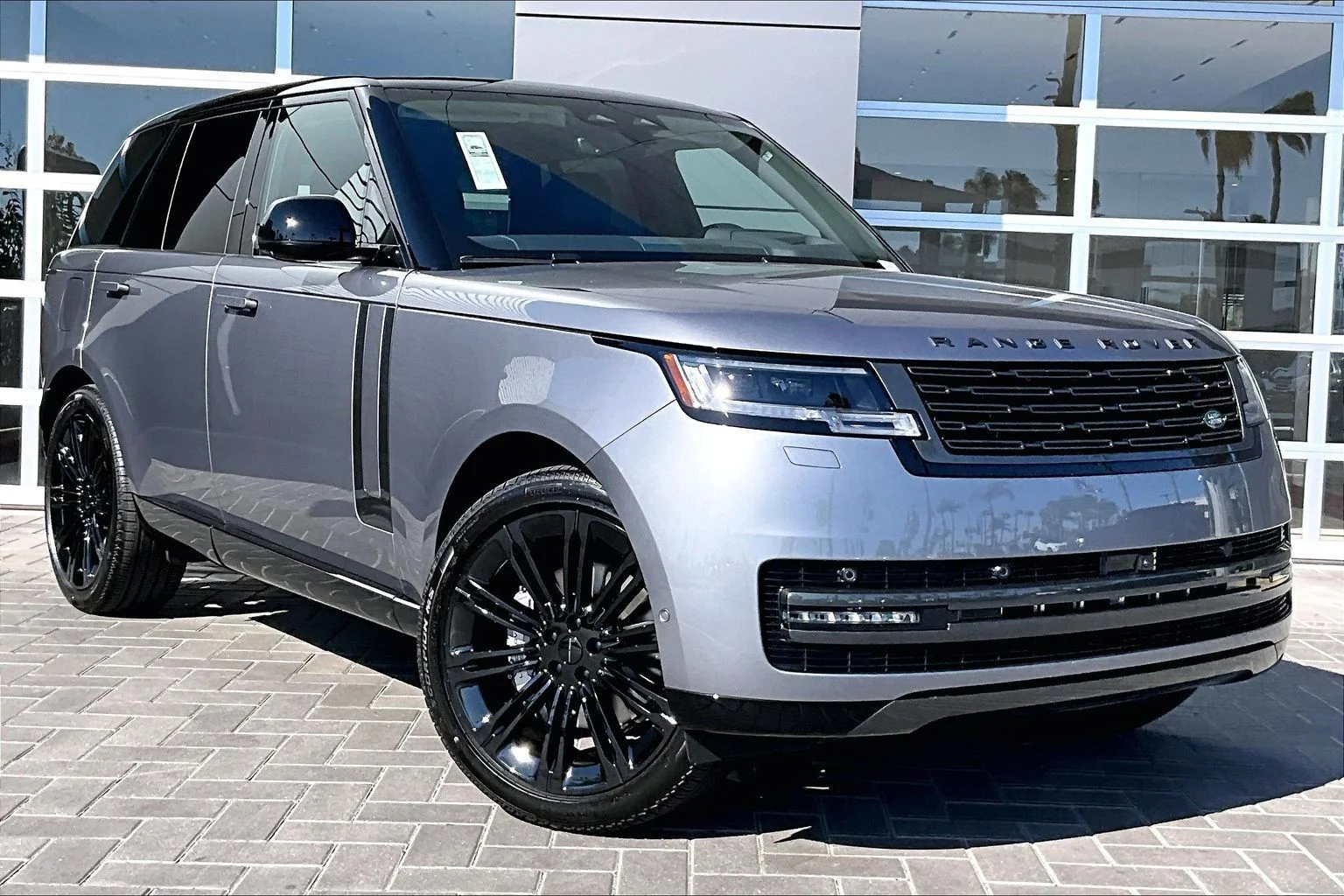 New 2026 Eiger Grey Land Rover SE image 2