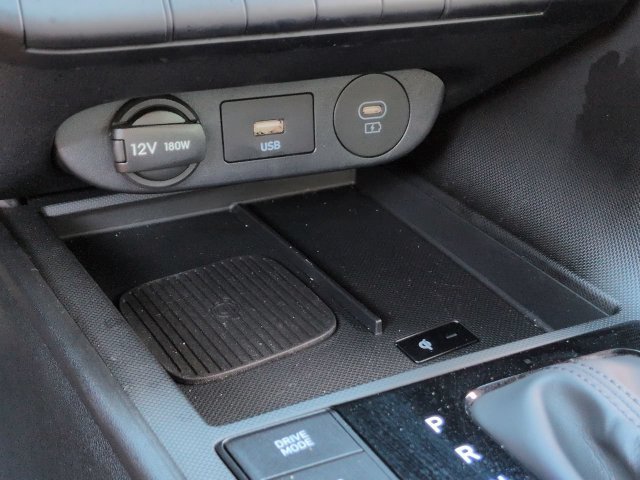 Used 2025 Gray Hyundai SEL Sport image 18