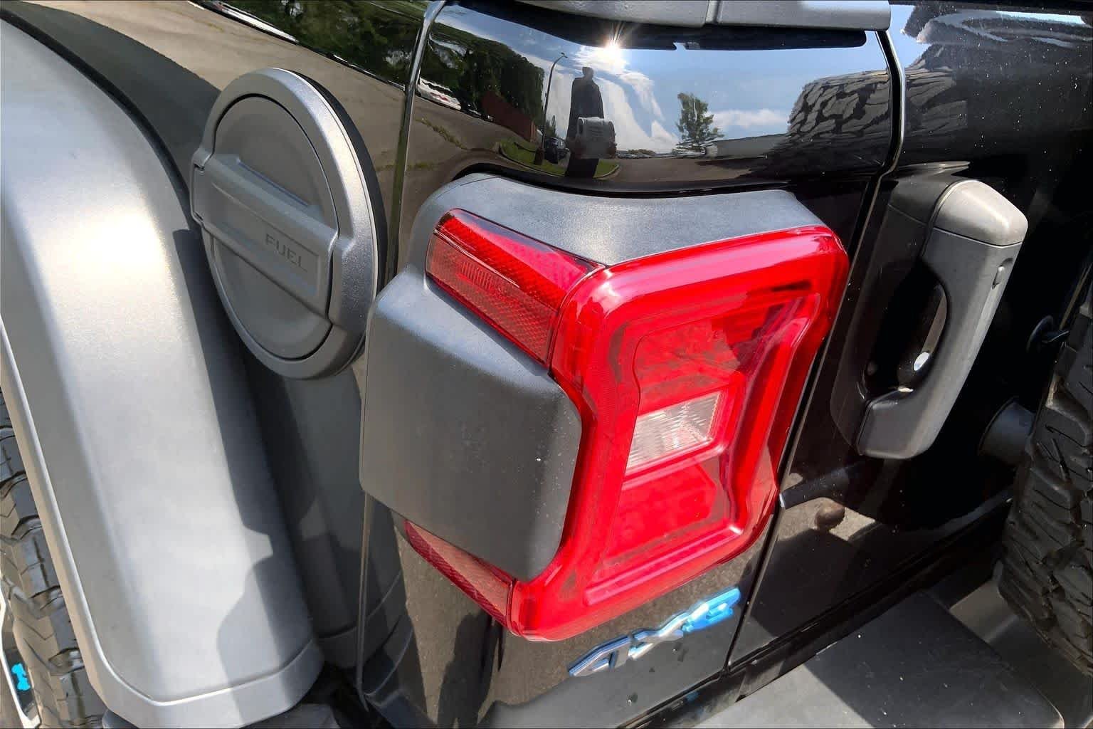 Used 2023 Black Clearcoat Jeep Rubicon image 27
