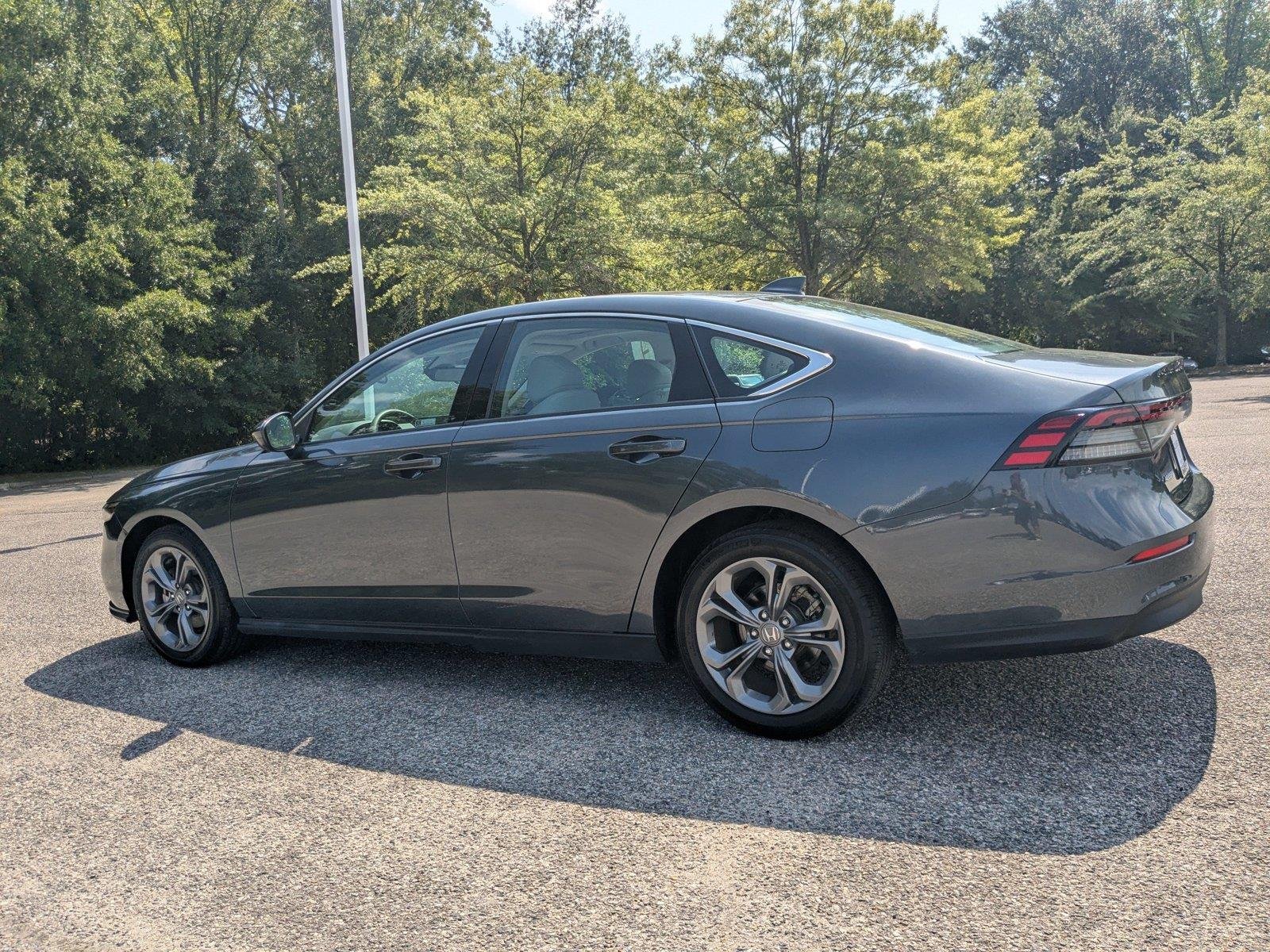Used 2024 Meteorite Gray Metallic Honda EX image 6