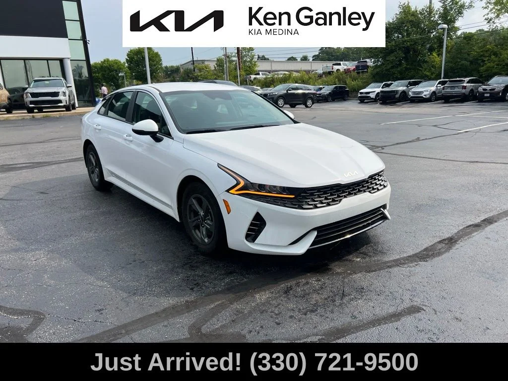 Certified Used 2022 White Kia LX image 3