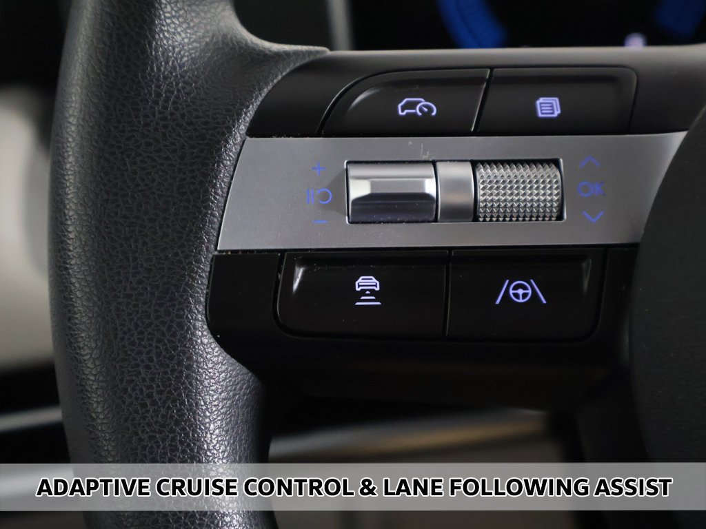 Certified Used 2025 Gray Hyundai SE image 3