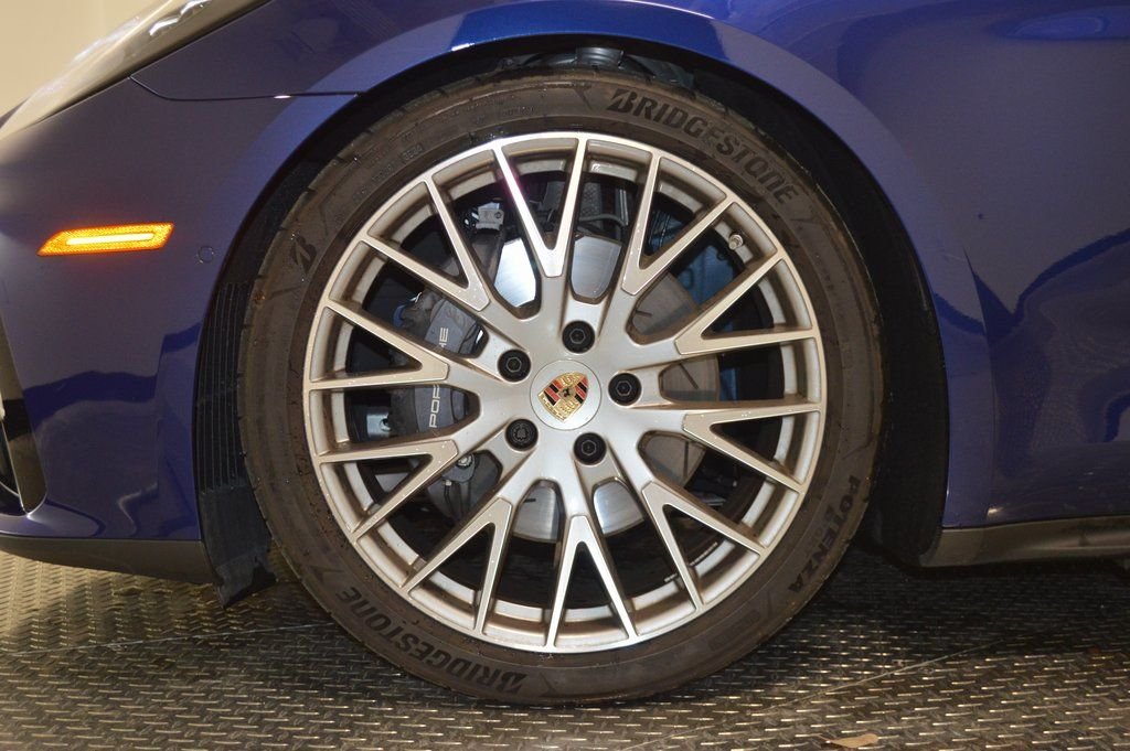 Used 2025 Blue Porsche  image 13