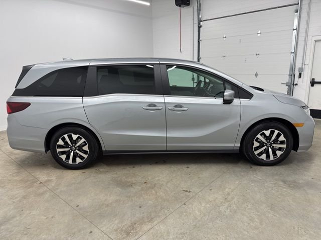 New 2026 Silver Honda EX-L image 4