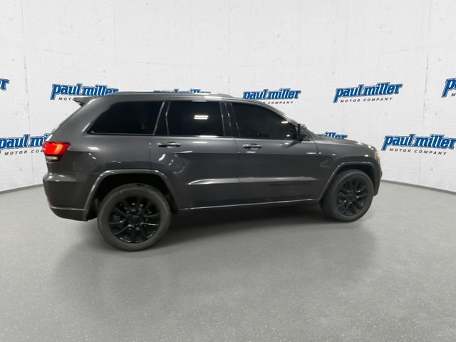 Certified Used 2018 Granite Crystal Clearcoat Metallic Jeep Altitude image 12