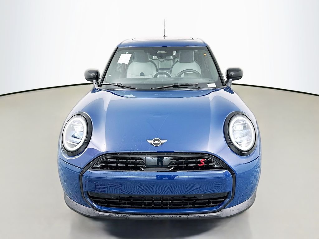 New 2026 MINI 4 Door Signature Plus Sportshatch in Austin #2Y02642