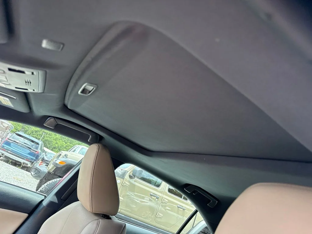Used 2020 White Lexus 350 image 4