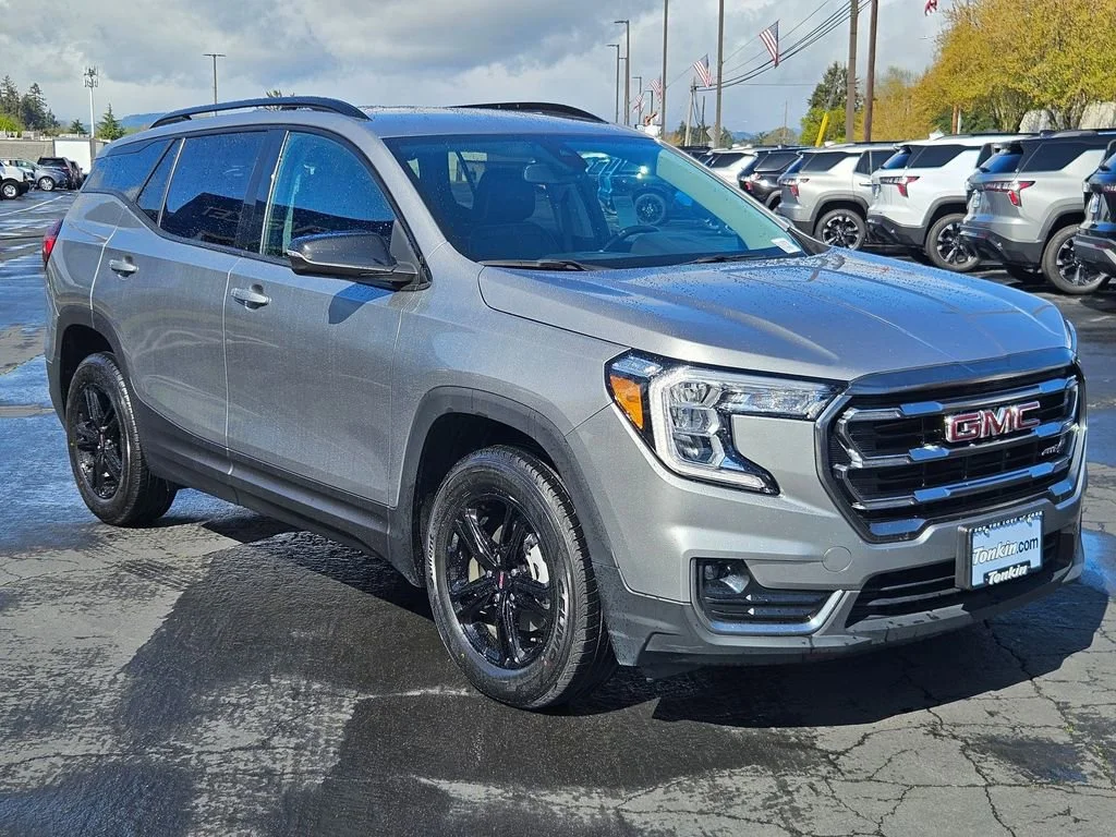 Used 2023 Sterling Metallic GMC AT4 image 8