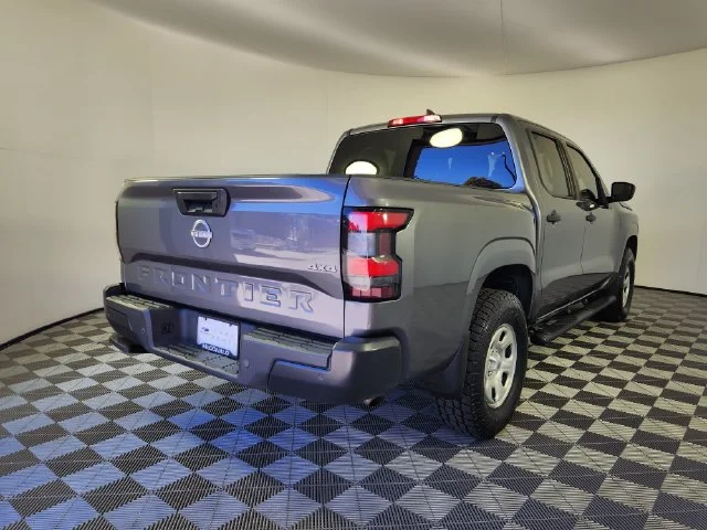 Used 2023 Gray Nissan S image 5