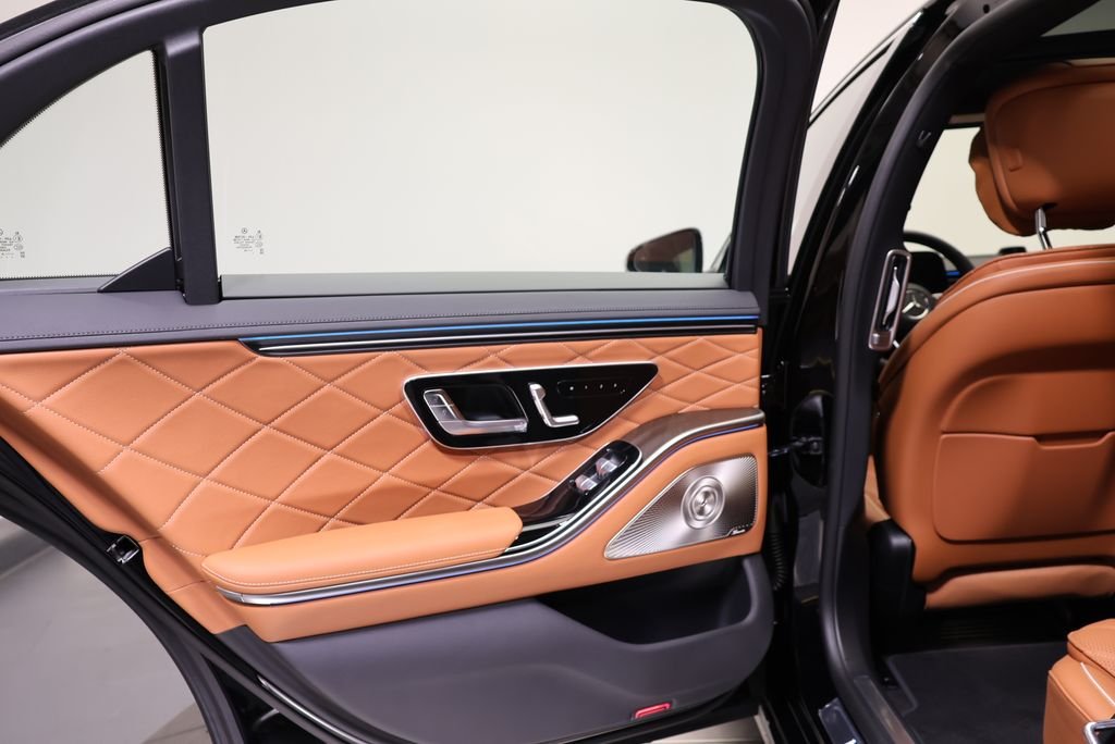 New 2027 Black Mercedes-Benz S 580 image 39