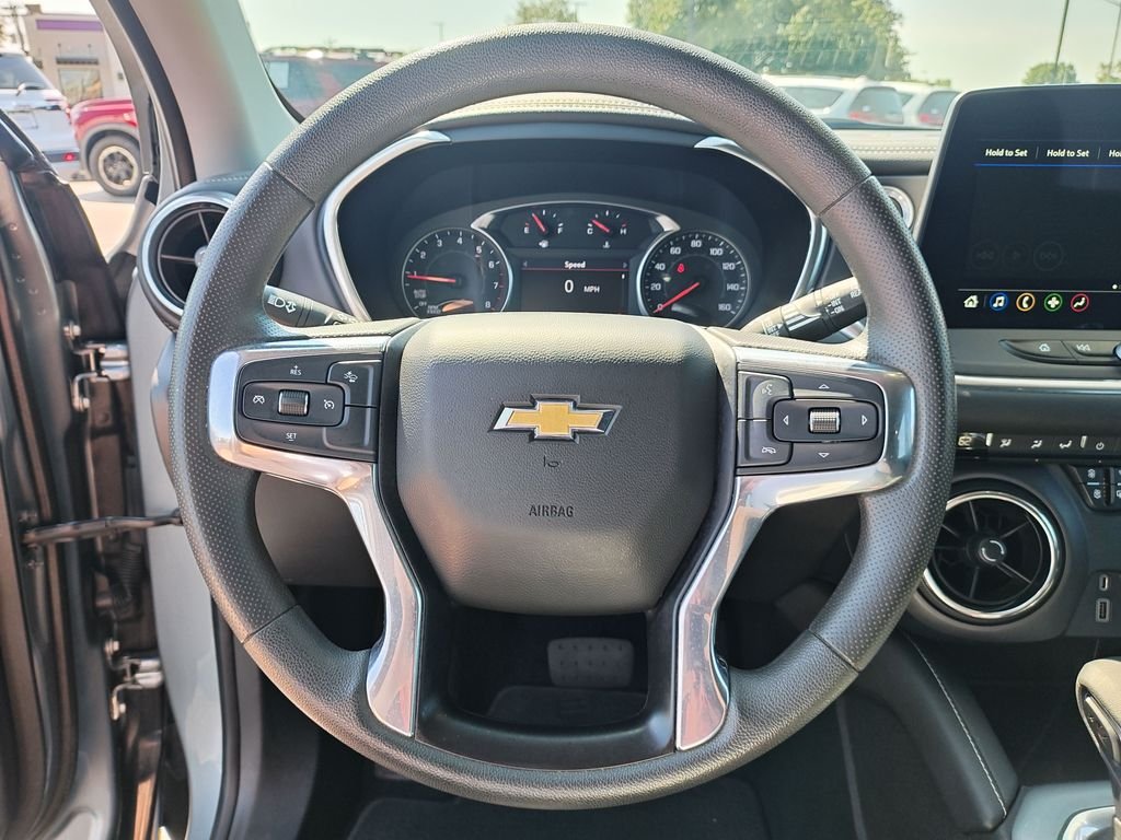 Used 2023 Gray Chevrolet LT image 17