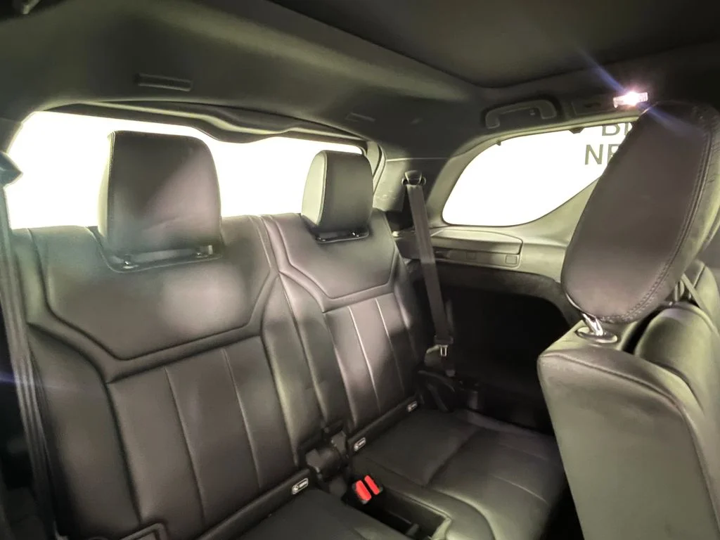 Used 2018 Black Land Rover SE image 18