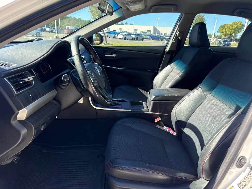 Used 2016 Super White Toyota SE image 12