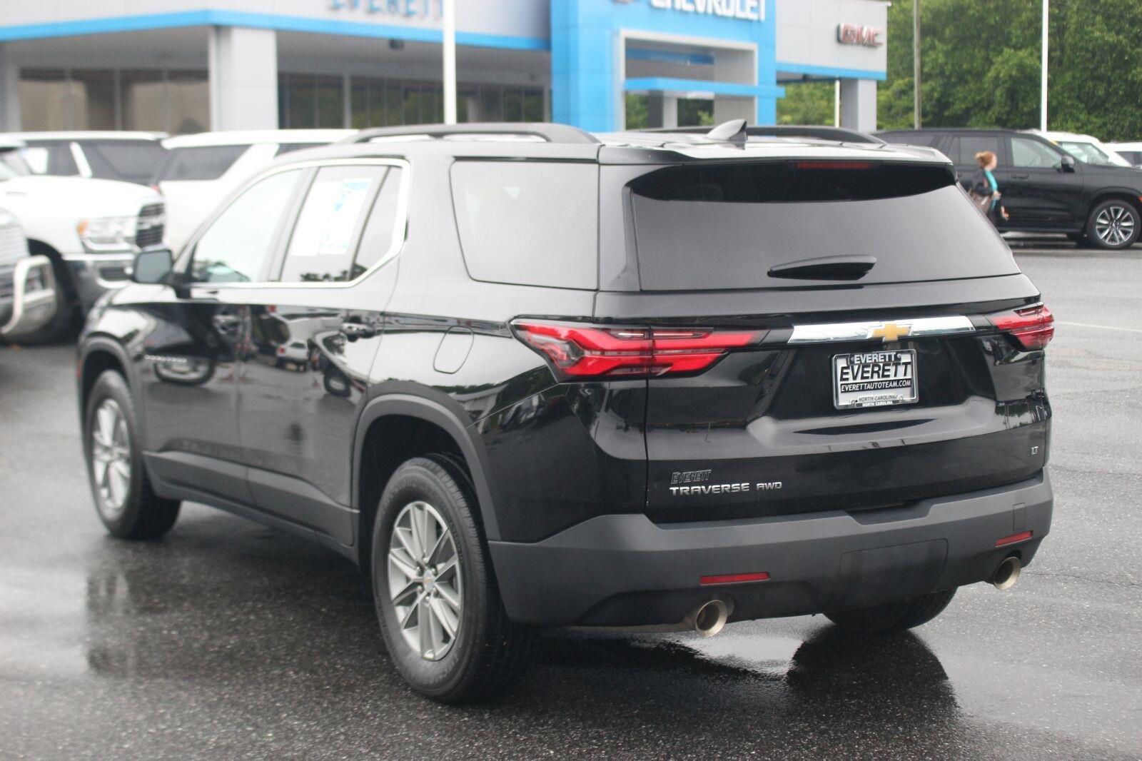 Used 2023 Mosaic Black Metallic Chevrolet LT Cloth image 5
