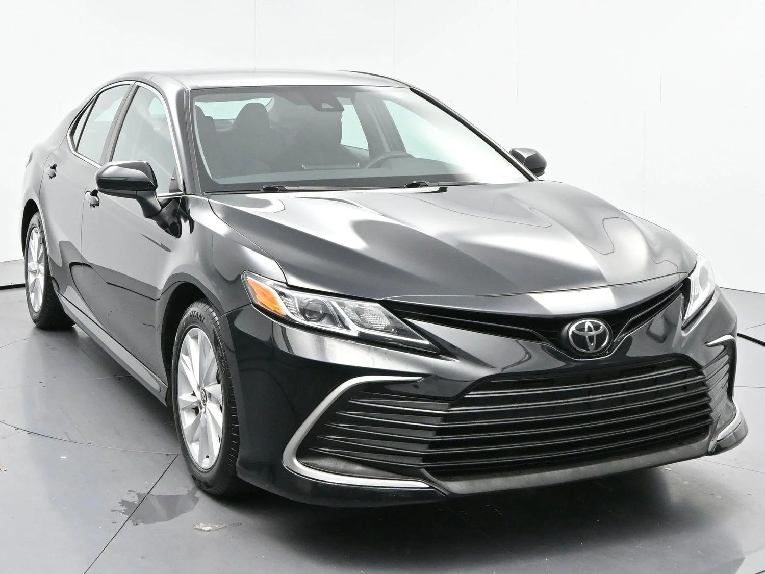 Used 2022 Midnight Black Metallic Toyota LE image 2