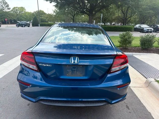 Used 2015  Honda LX image 4