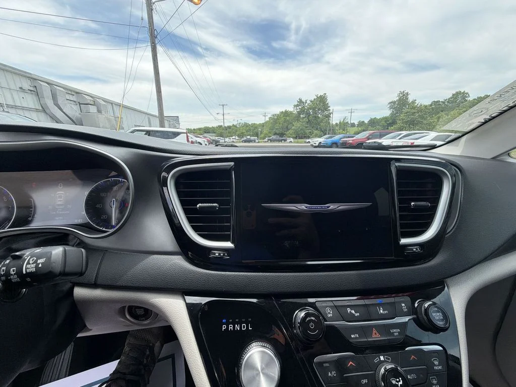 Used 2023 Gray Chrysler Touring L image 16