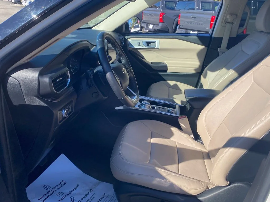 Used 2020 White Ford Limited image 5