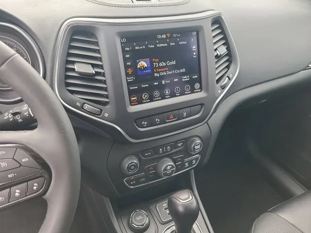 Used 2023 White Jeep Altitude Lux image 30