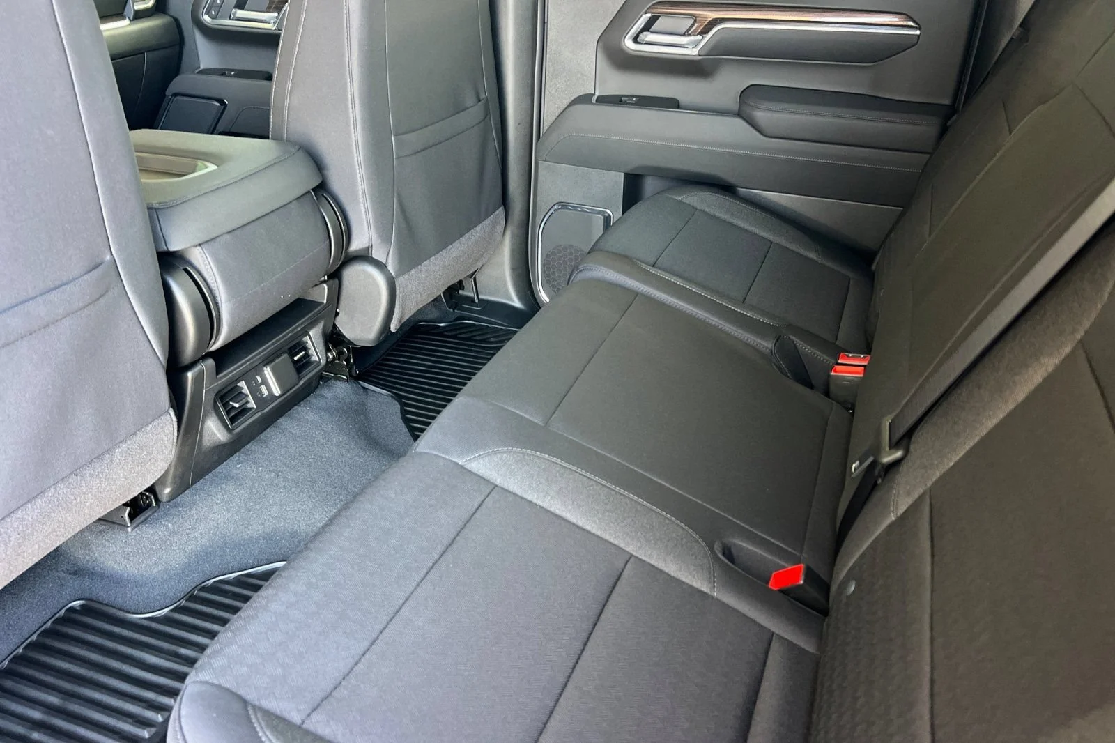 New 2026 Summit White Chevrolet LT (2FL) image 12