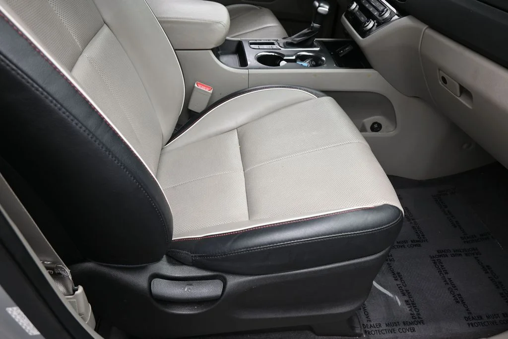 Used 2021 Silky Silver Kia EX image 44