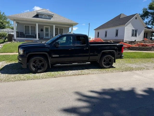 Used 2016 Black GMC Base image 6