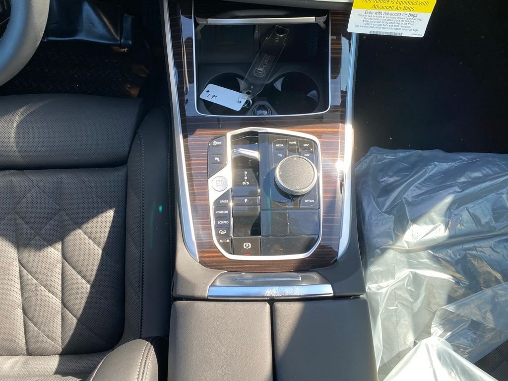 New 2026 Black Sapphire Metallic BMW xDrive40i image 10