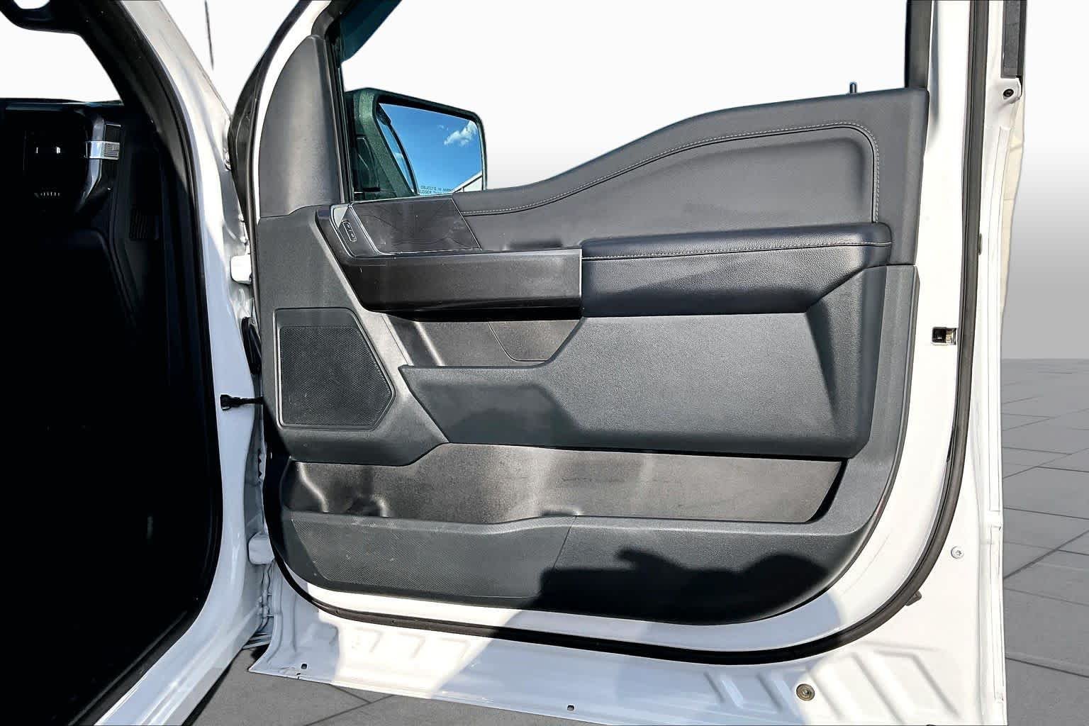 Used 2021 Oxford White Ford XLT image 24