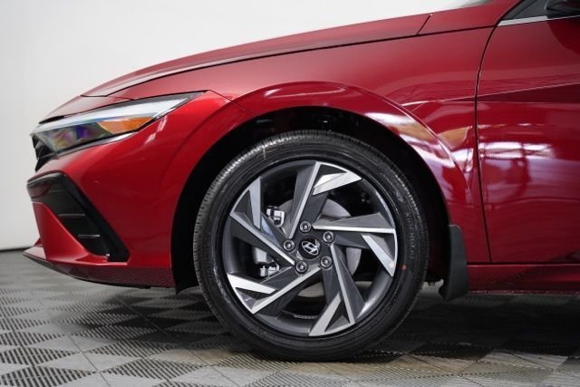 2025 Hyundai Elantra Limited - Photo 41
