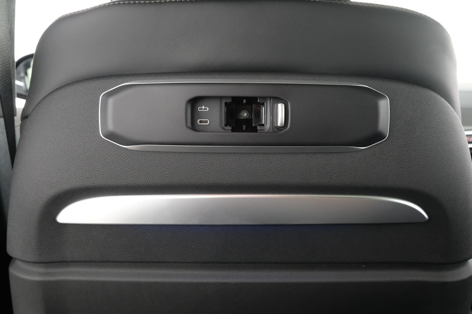 New 2027 Black Sapphire Metallic BMW M60i image 35