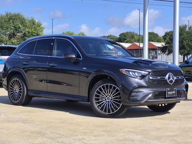 2025 Mercedes-Benz GLC