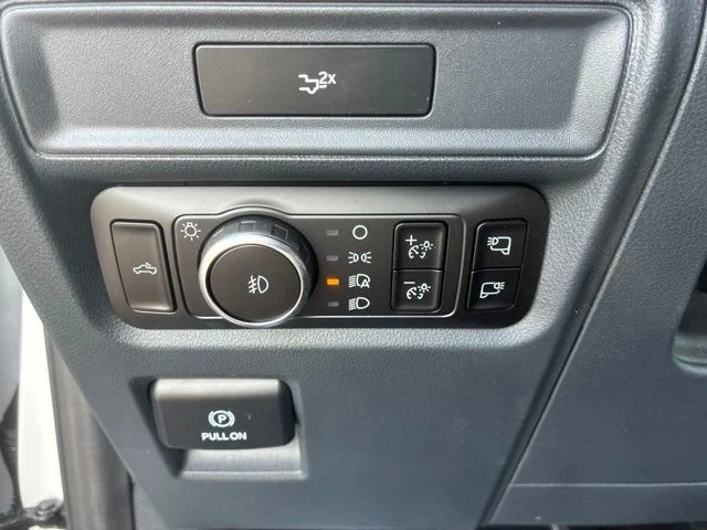 New 2026 Oxford White Ford XLT image 31