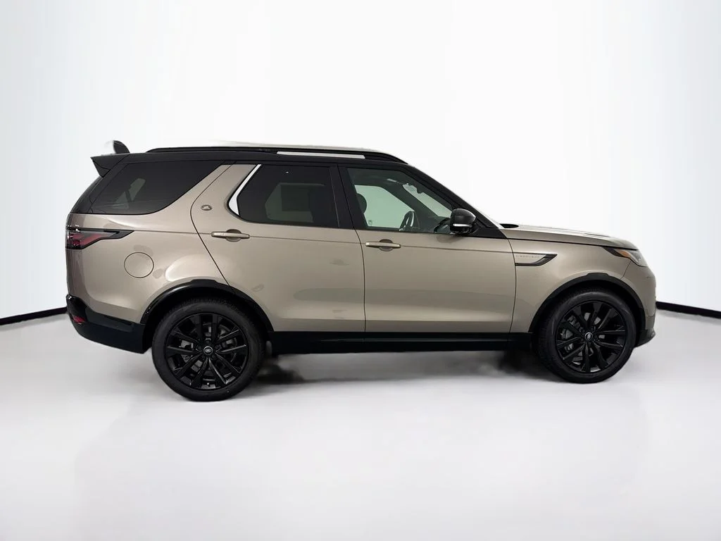 New 2026 Lantau Bronze Land Rover Dynamic SE image 4