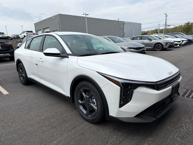 2026 Kia K4 LXS AT's photo