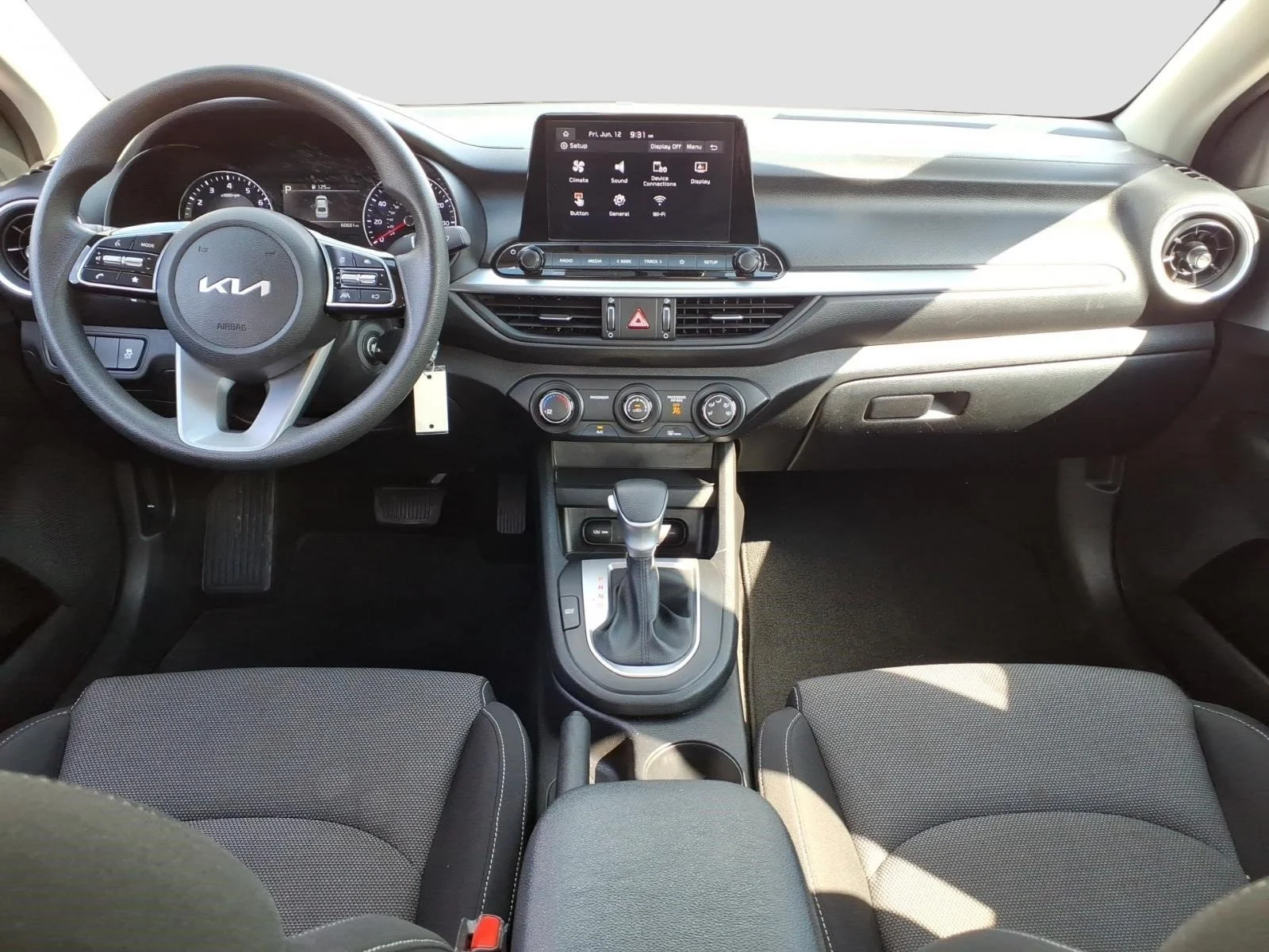 Used 2023 Gravity Gray Kdg Kia LXS image 11