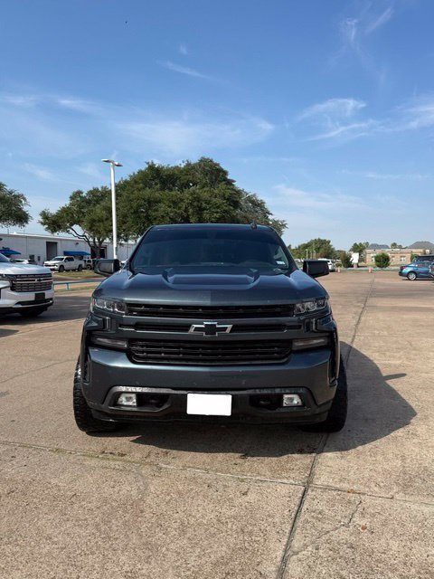 Used 2019 SHADOW GRAY METALLIC Chevrolet RST image 2