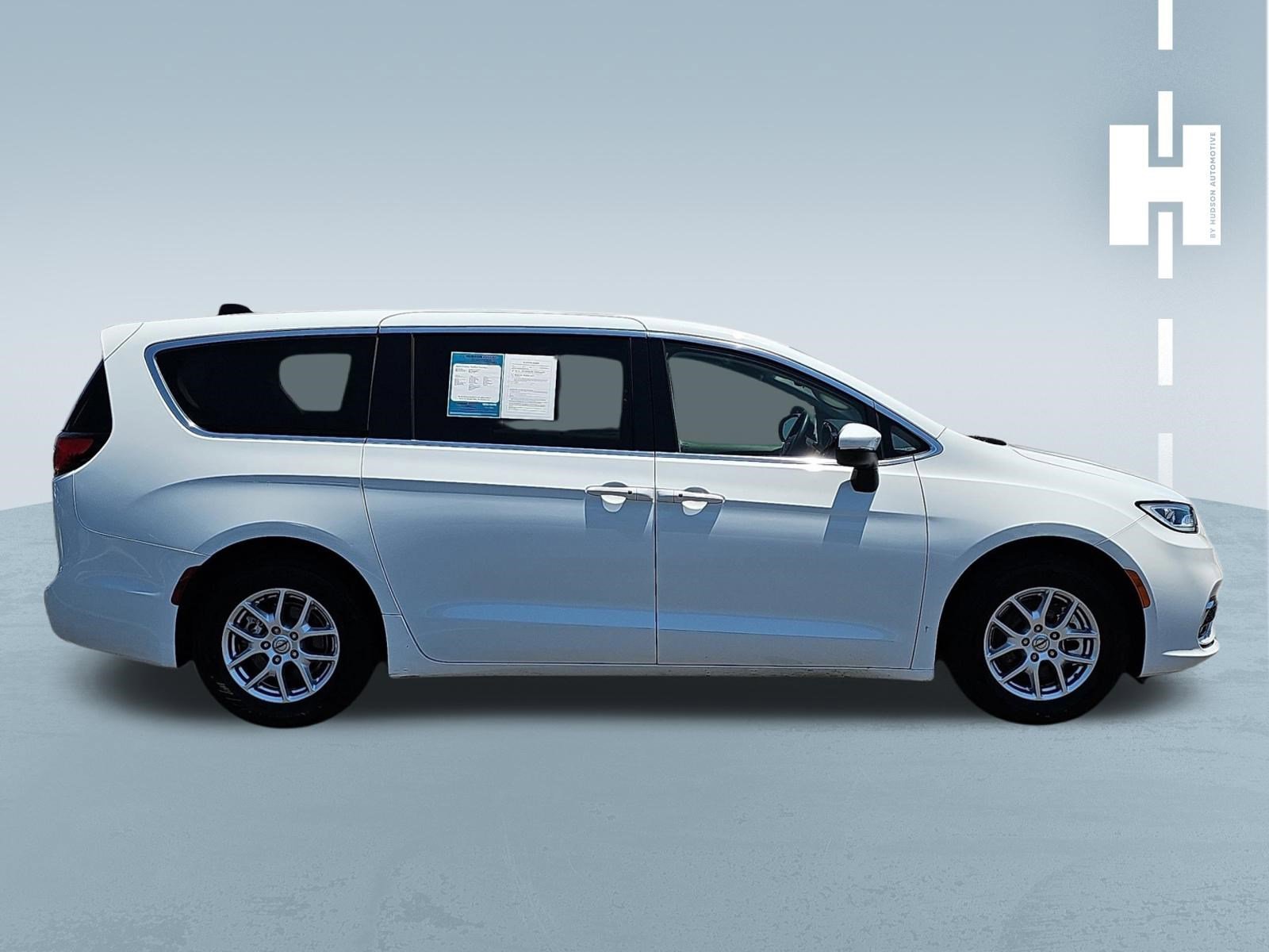 Used 2023 Bright White Clearcoat Chrysler Touring L image 2